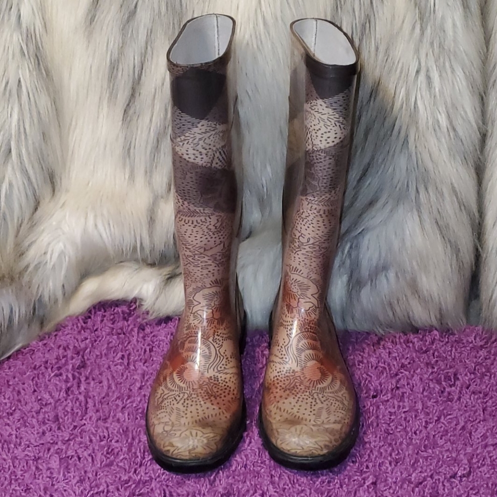 Burberry Rain Boots 👢 - Picture 1 of 16